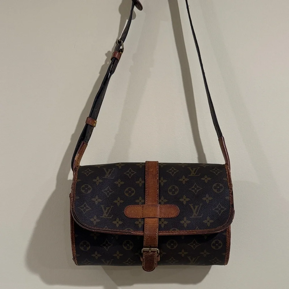 Authentic Louis Vuitton Monogram Marne Louis Vuitton handbag (Model No. M51369)